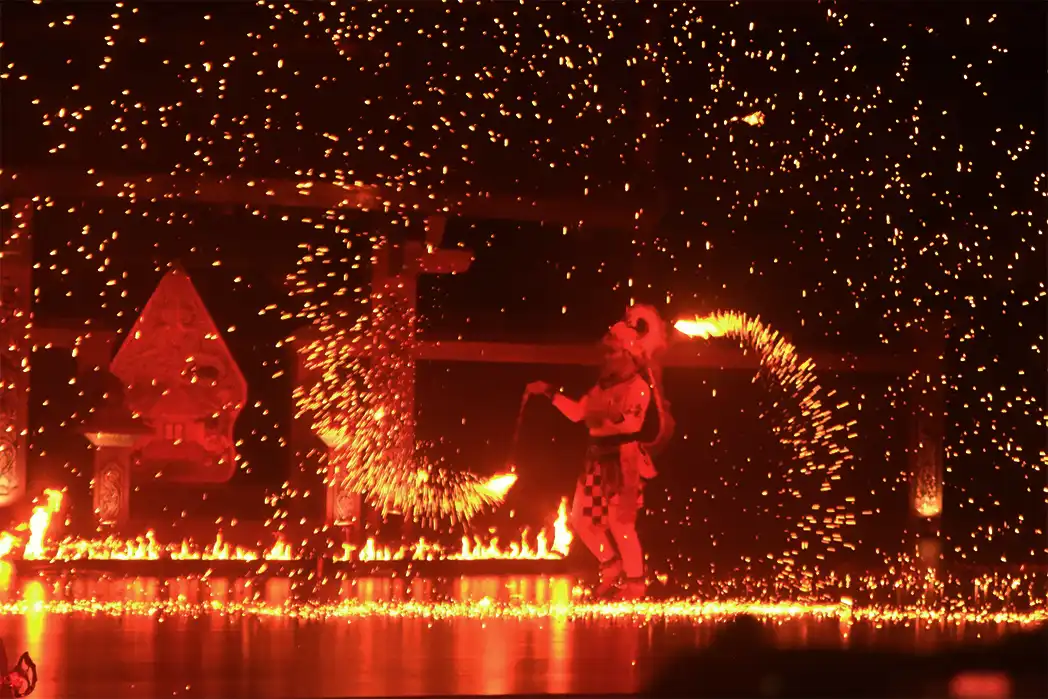 Hamonan burning the Alengka Palace during the Ramayana Ballet Purawisata performance.